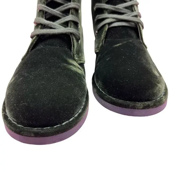 CHANEL Interlocking CC Logo Velvet Lace-Up Boots EU 38 US 8 Green Ankle Booties - Picture 3 of 16